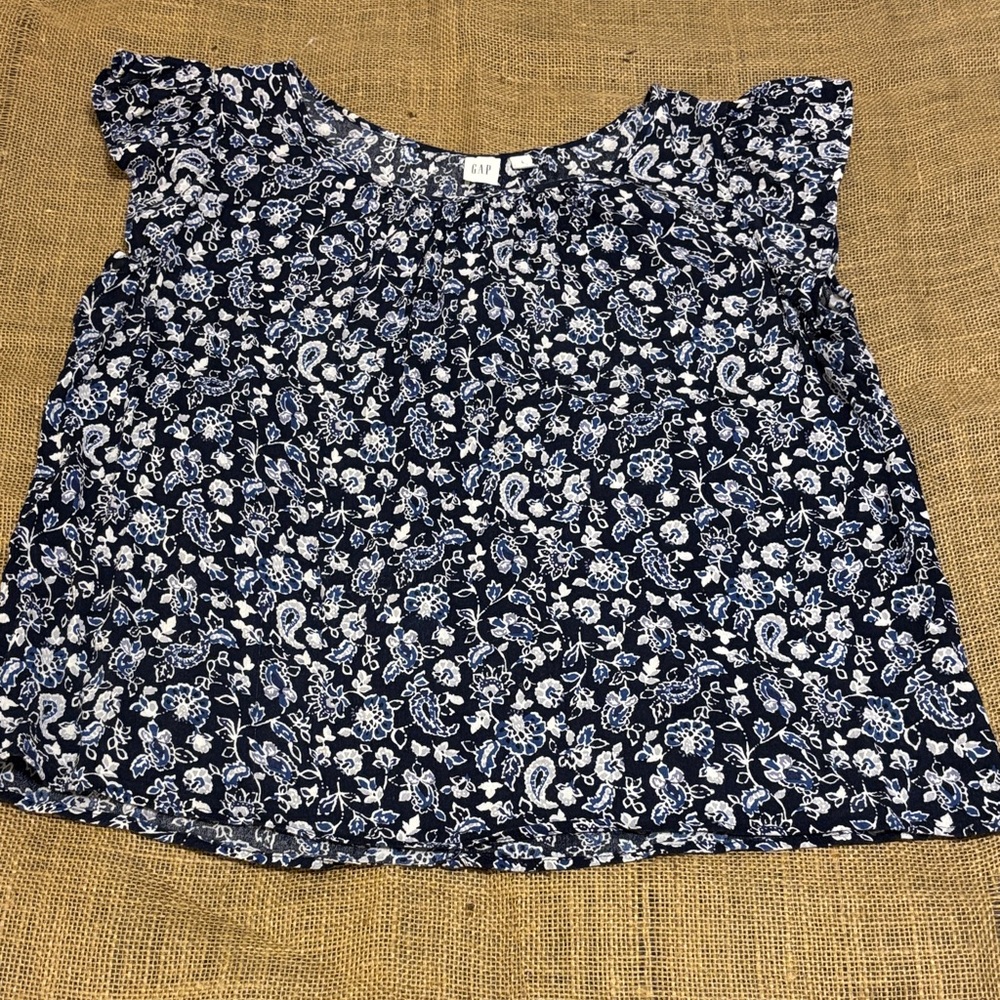 GAP blue and white floral/paisley top L